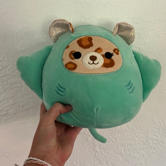 8” Lexi the leopard in a Maggie costume - Picture 1 of 2